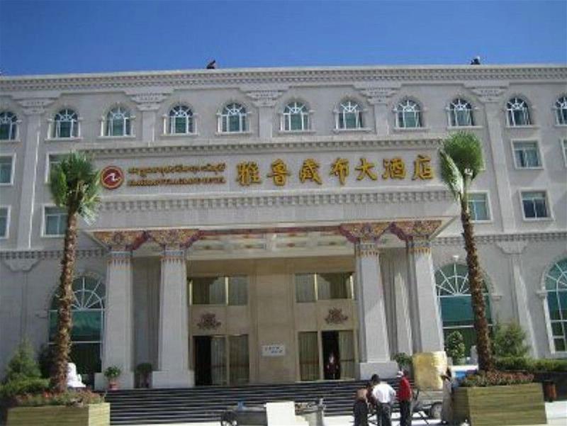 Brahmaputra Grand Hotel Lhasa Exteriör bild